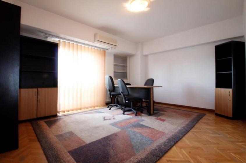 Piata Unirii - Fantani - 4 camere, decomandat, 98 mp, - 1