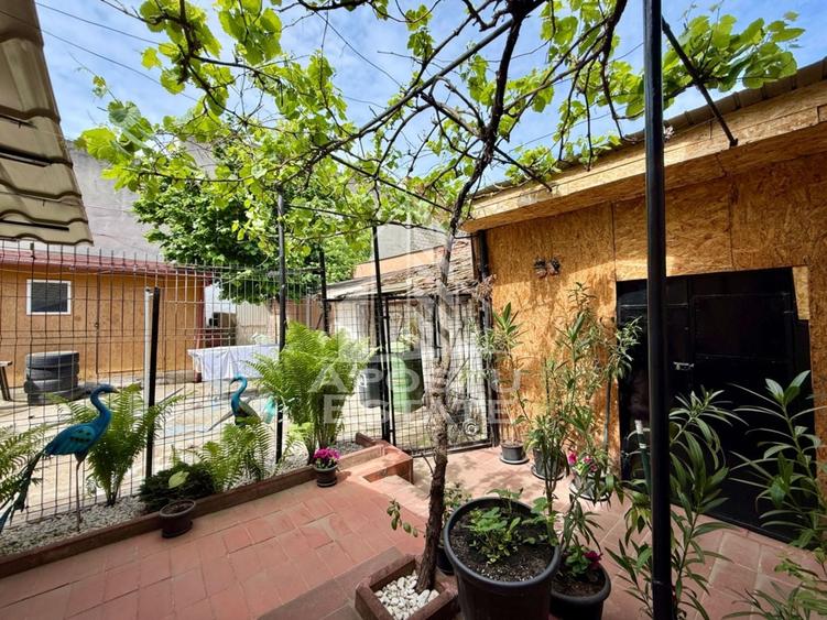 Apartament cu 2 camere si curte de vanzare in Complexul Studentesc - 11