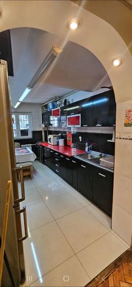 Proprietar apartament 4 camere la metrou gorjului - 2