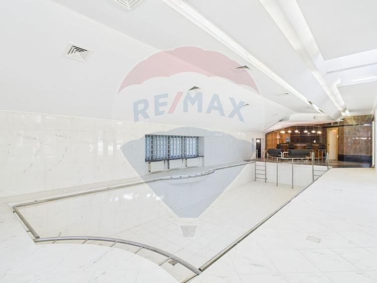 Vilă spectaculoasă în Balotești, curte 5000 mp si piscina interioara - 5