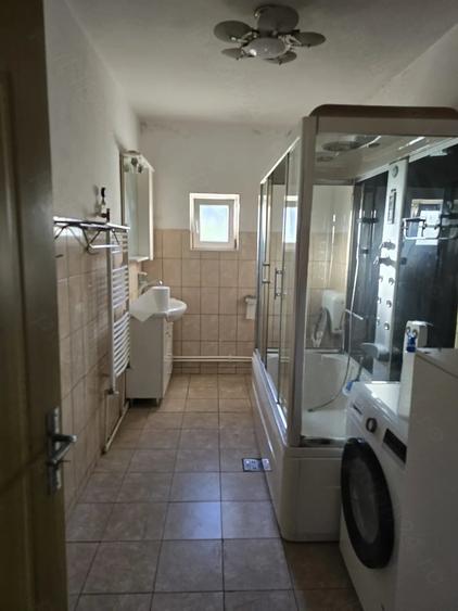 Casă cu 3 camere cu Teren 446 Mp în Central