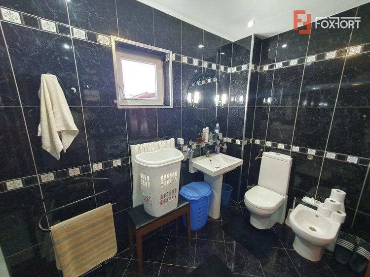 Casă individuală cu 5 camere cu Garaj în Denta