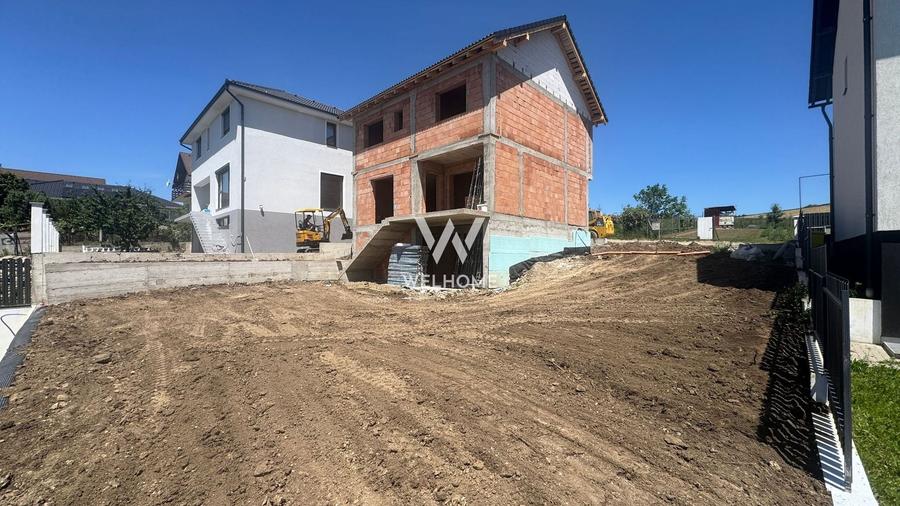Casă individuală cu 4 camere cu Canalizare în Șura Mare