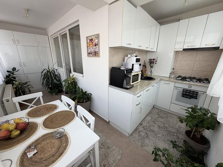 Apartament cu 3 camere decomandat în Chiajna
