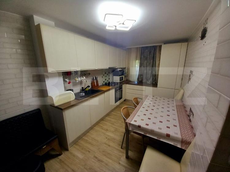 Apartament cu 4 camere decomandat, mobilat în Răcădău