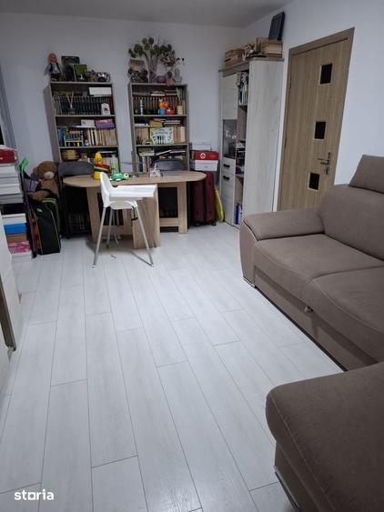 Apartament cu 2 camere semidecomandat în Micro 6