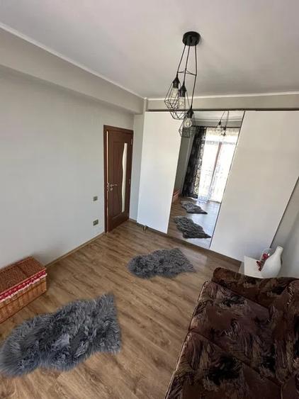 Apartament cu 3 camere decomandat, mobilat în Zorilor