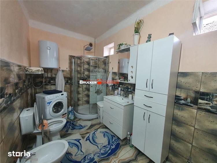 Casă cu 2 camere cu Teren 500 Mp în Central