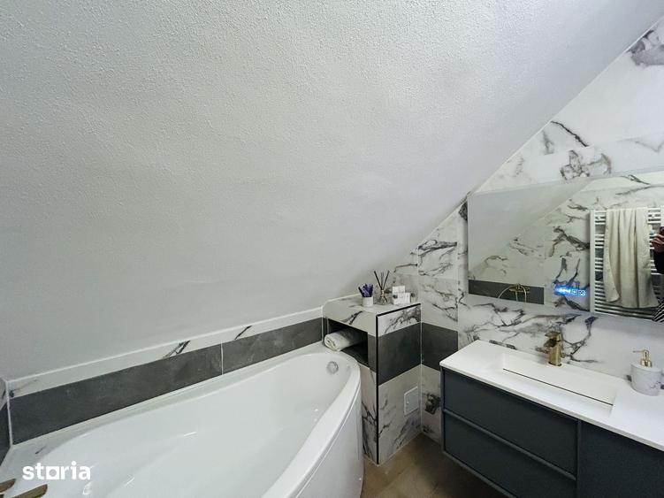 Casă cu 4 camere cu Teren 300 Mp în Lupeni