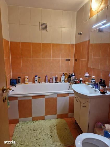 Apartament cu 3 camere decomandat în Soarelui