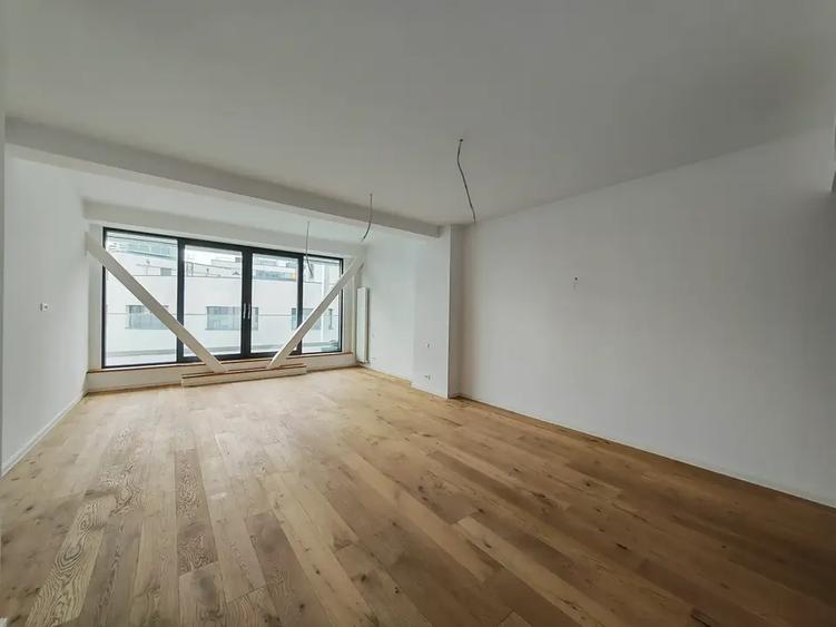 Apartament cu 4 camere decomandat în Aviației
