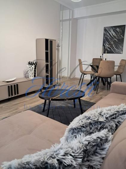 Apartament cu 2 camere semidecomandat, mobilat în Florești
