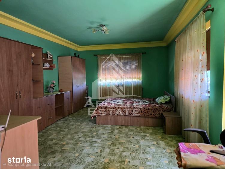 Casă cu 5 camere cu Teren 1016 Mp în Central