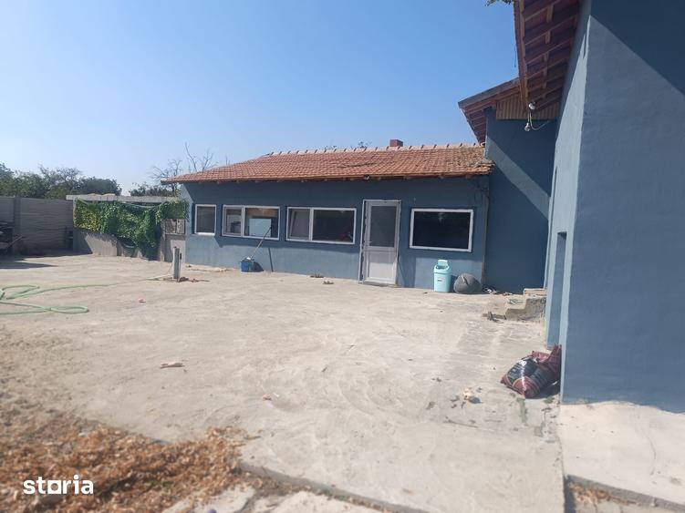 Casă cu 3 camere cu Teren 1700 Mp în Giurgița