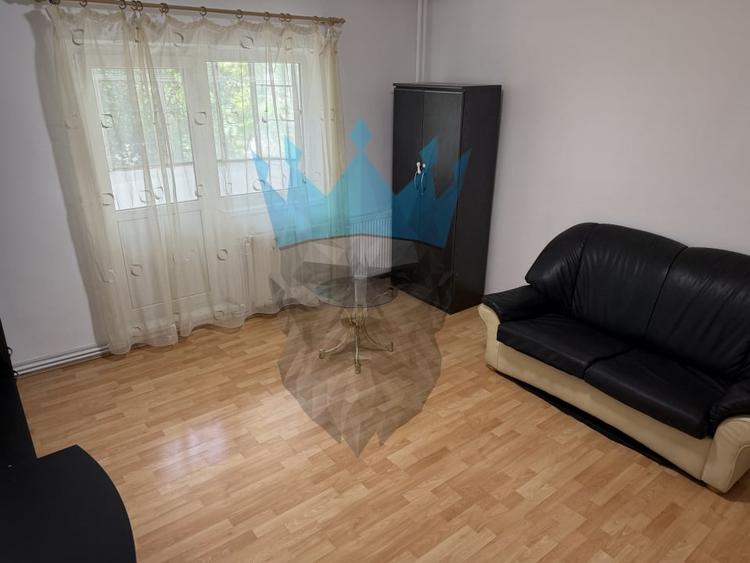 Apartament cu 2 camere decomandat, mobilat în Vitan Mall
