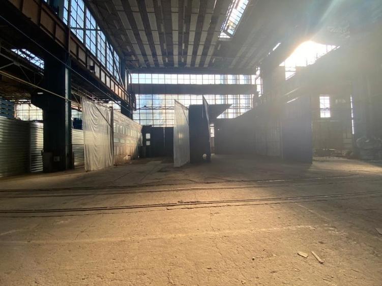 Spațiu industrial, de 19,900 mp, în Est