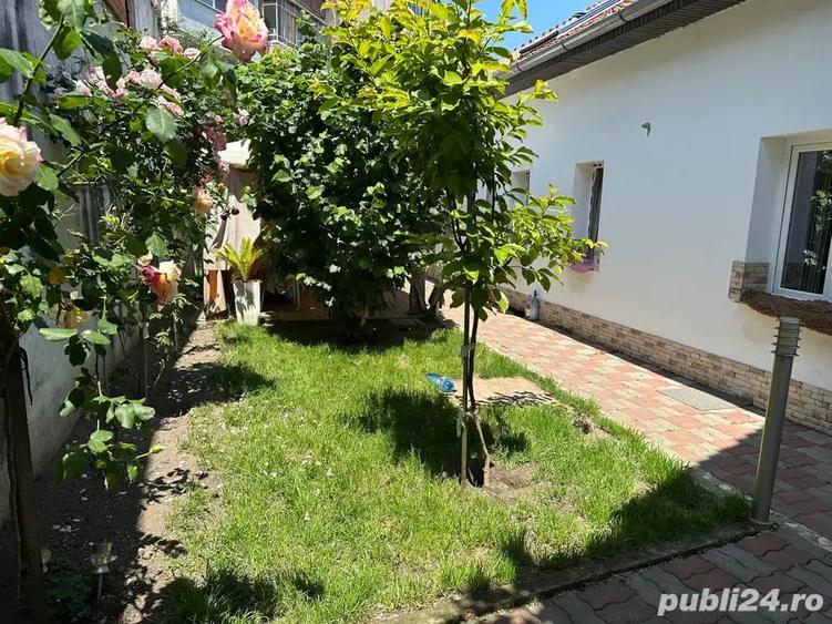 Casă cu 3 camere cu Teren 250 Mp în Central