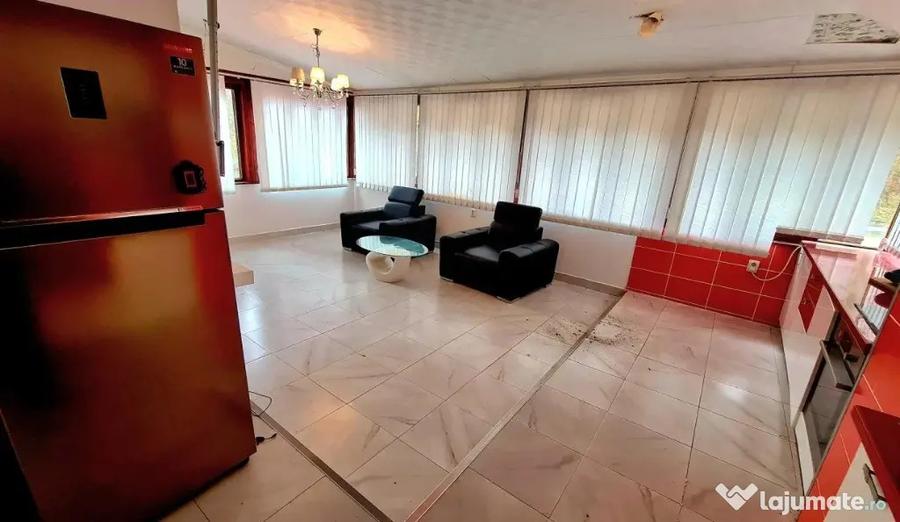 Apartament cu 3 camere în Moneasa