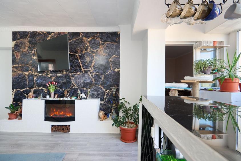 Apartament cu 4 camere decomandat în Central