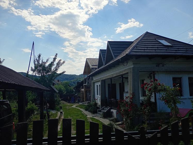 Casă cu 1 camere cu Teren 670 Mp în Stroești