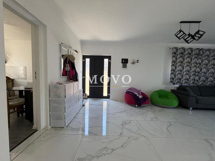Duplex cu 3 camere cu Canalizare în Sânmihaiu Român
