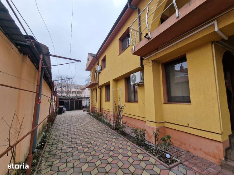 Casă cu 6 camere cu Canalizare în Calea Severinului