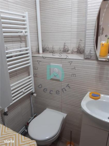 Garsonieră decomandată în Planete