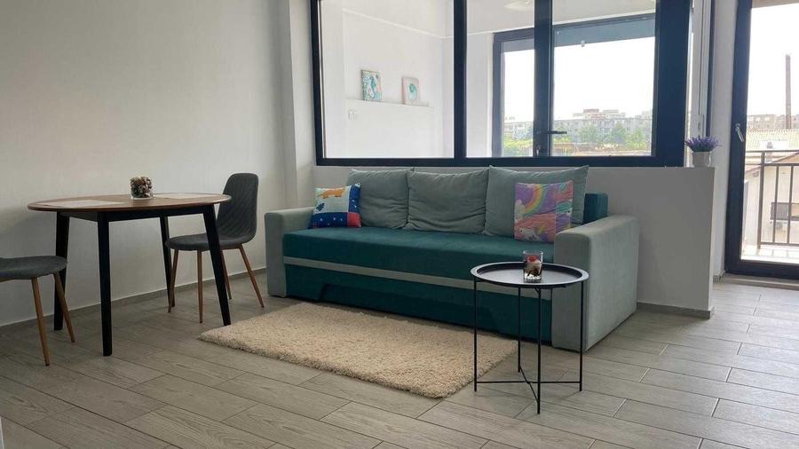 Apartament cu 2 camere decomandat în Universitate