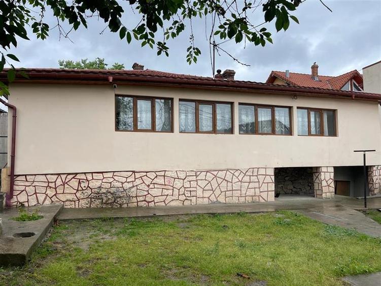 Duplex cu 3 camere cu Canalizare în Central