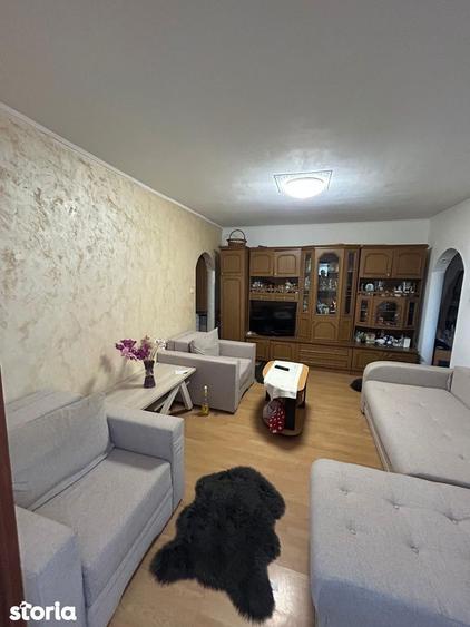 Apartament cu 2 camere semidecomandat în Dacia