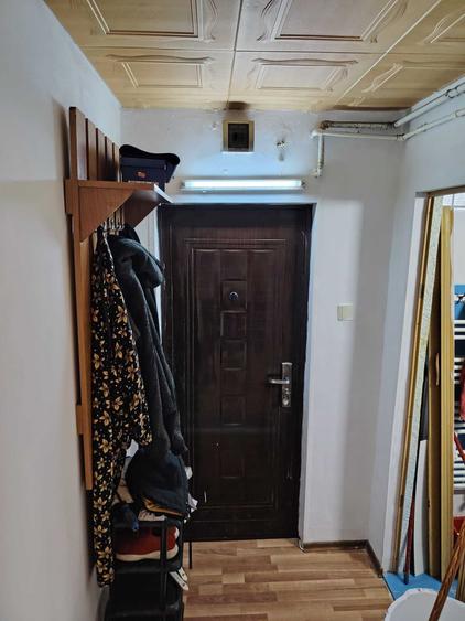 Apartament cu 2 camere semidecomandat în Petros