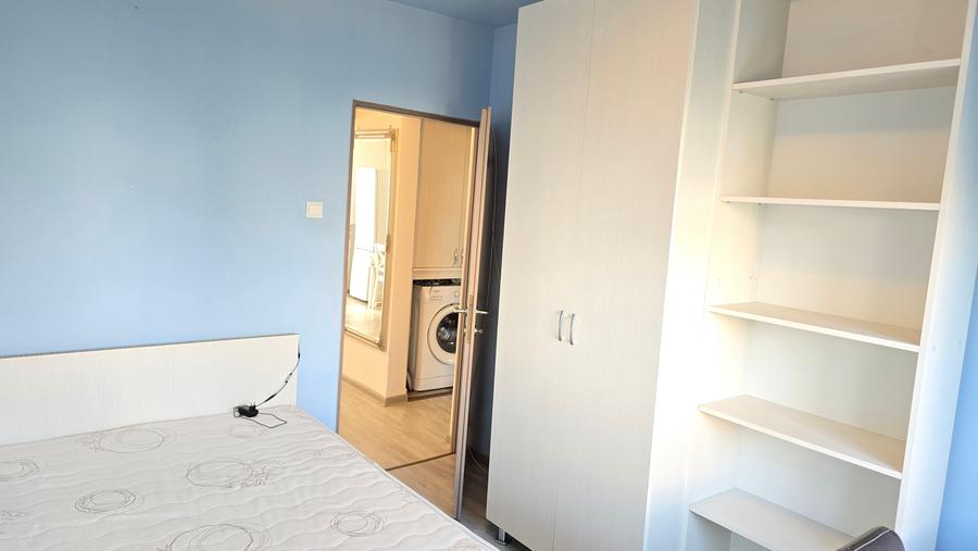 Apartament cu 4 camere decomandat în Liliacului