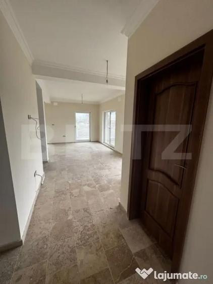 Casă cu 5 camere cu Teren 500 Mp în Giroc