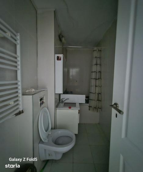 Apartament cu 3 camere decomandat în Rogerius