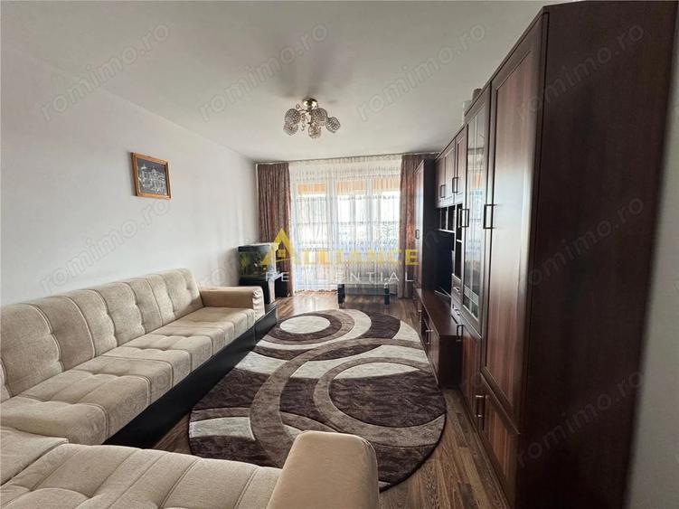 Apartament cu 3 camere, mobilat în Brâncoveanu