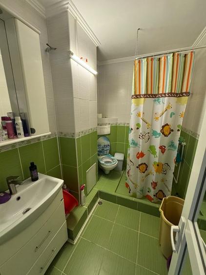 Apartament 3 camere decomandat- zona Poarta 6 - 8