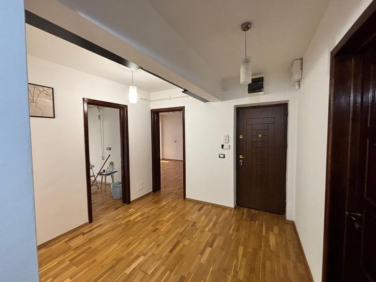 Apartament cu 3 camere decomandat în Cartierul Traian