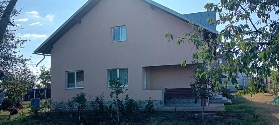 Casă cu 3 camere în Florești