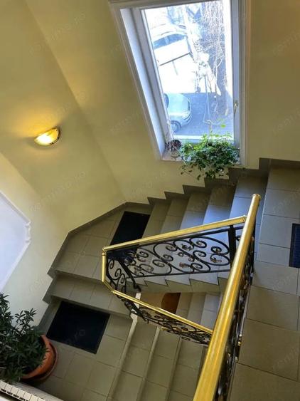 Casă cu 6 camere cu Teren 700 Mp în Central