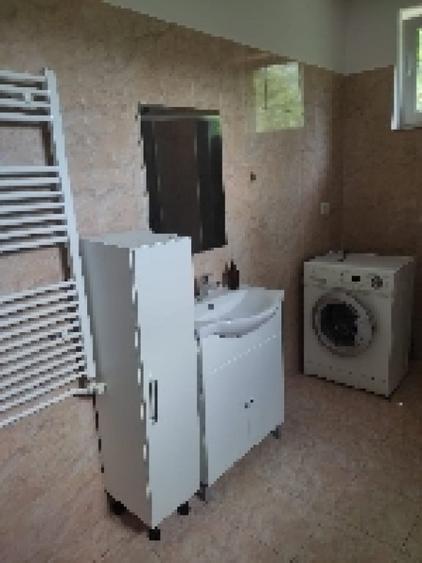 Casă cu 3 camere cu Teren 100 Mp în Central
