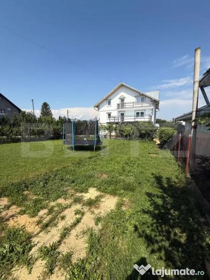 Casă cu 9 camere cu Teren 800 Mp în Central