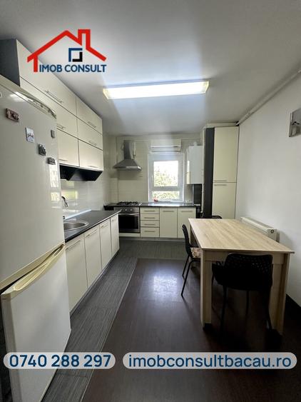 Apartament cu 3 camere decomandat în 9 Mai