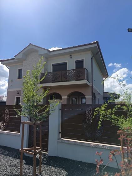 Casă cu 4 camere în Central