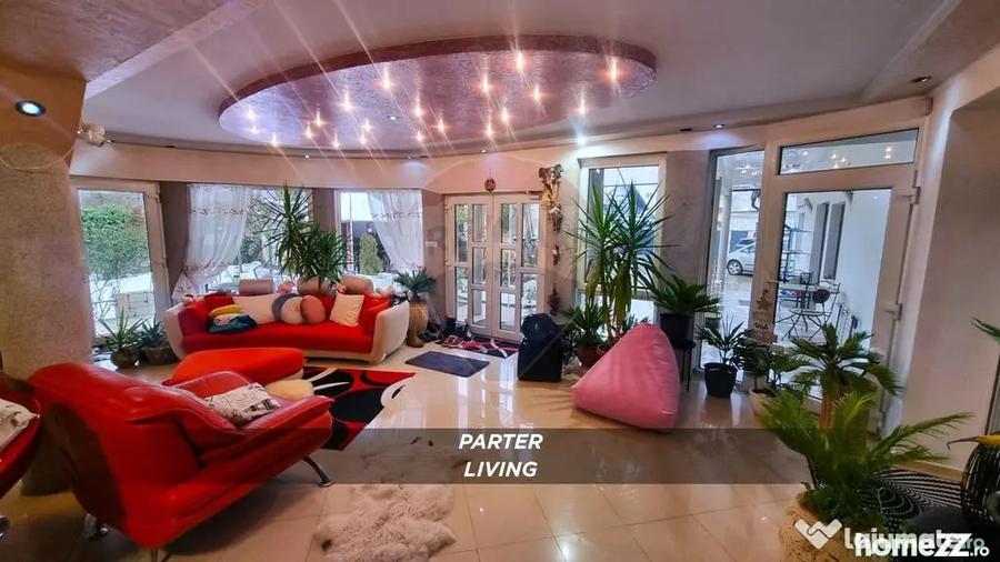 Casă cu 10 camere cu Teren 750 Mp în Central