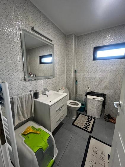 Casă individuală cu 4 camere cu Canalizare în Sud