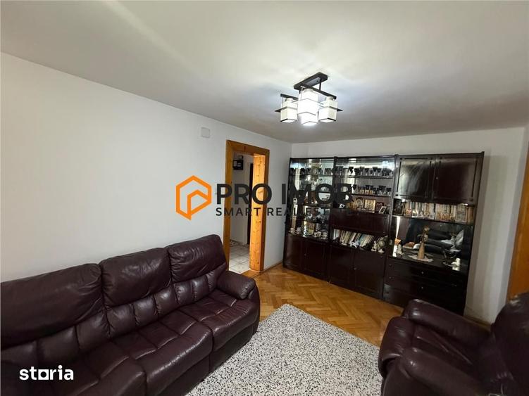 Apartament cu 4 camere semidecomandat în Micro 5