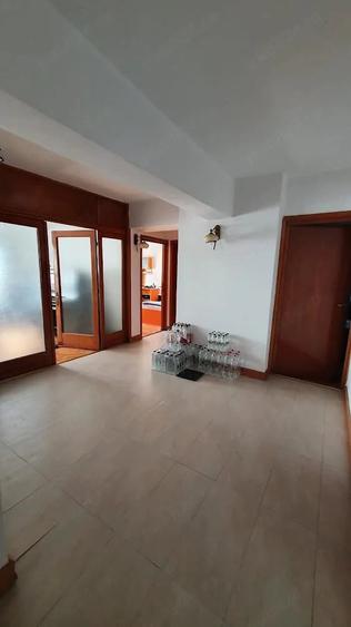 Apartament cu 4 camere decomandat în Bălcescu
