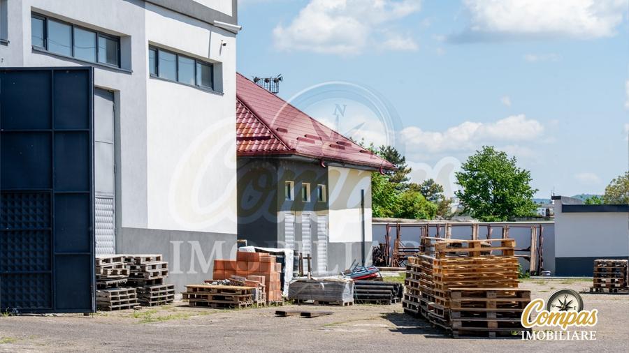 Spațiu industrial, de 1,800 mp, în Roman