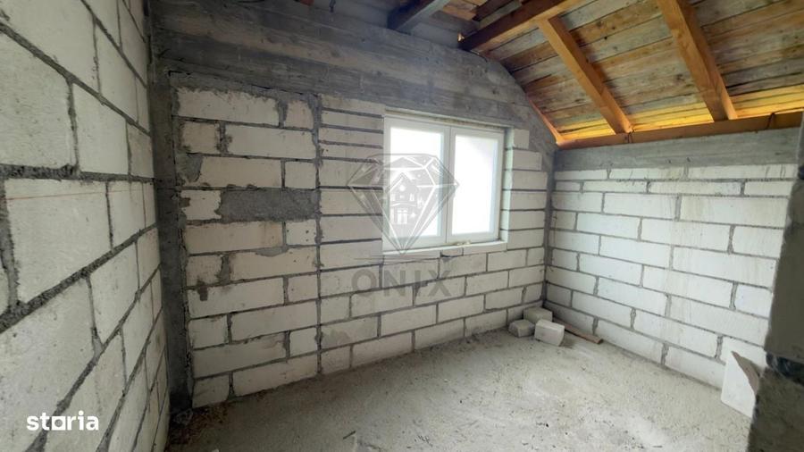 Casă cu 4 camere în Secăria