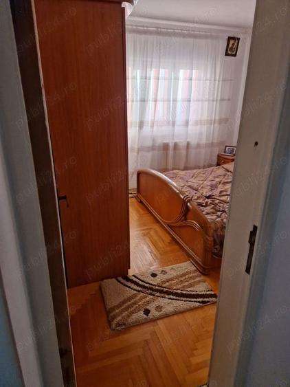 Apartament cu 4 camere decomandat în Central